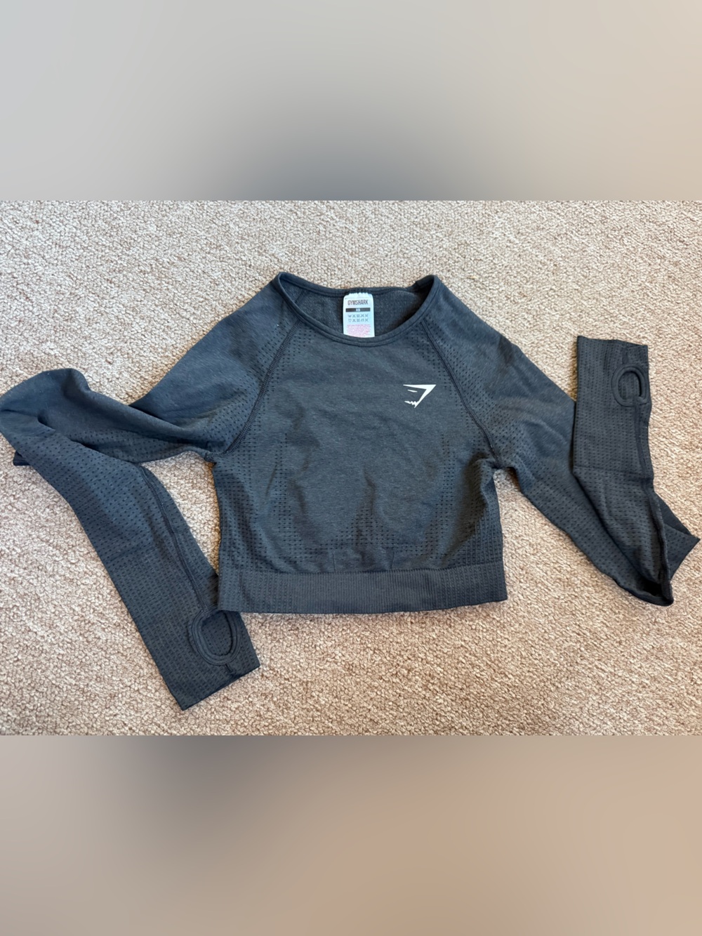 Gym shark cropped Long Sleeve Athletic Top